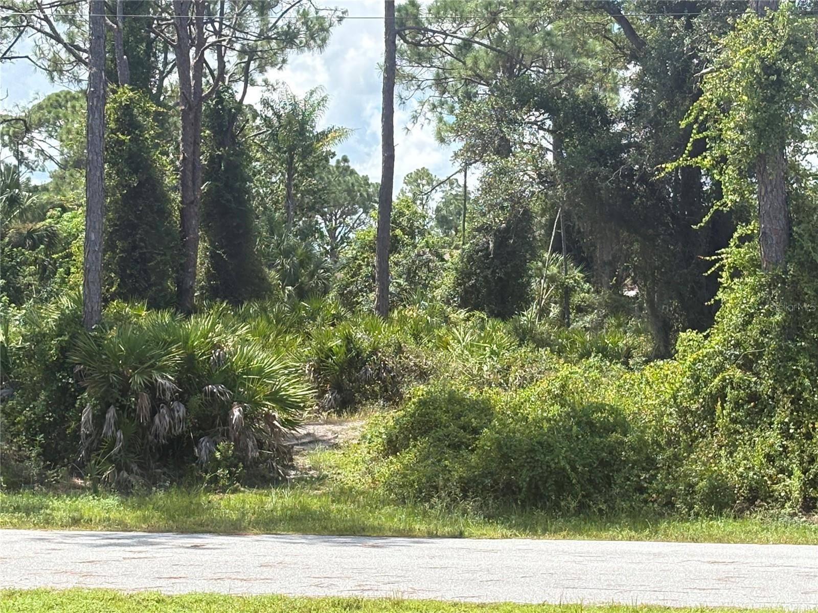 N RENAULT CIR, North Port, FL 34291