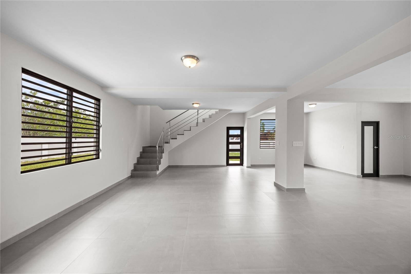 4 REXVILLE VAN SCOY, Bayamon, PR 00957