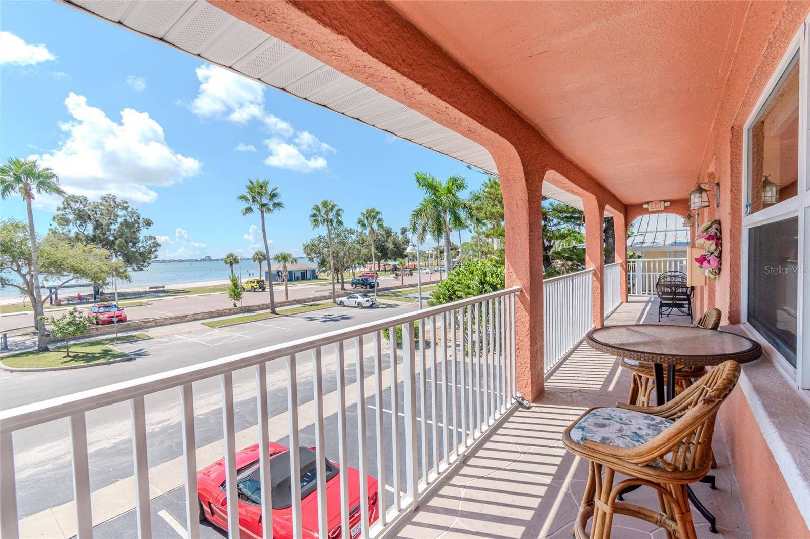 5605 SHORE BLVD S #1B, Gulfport, FL 33707