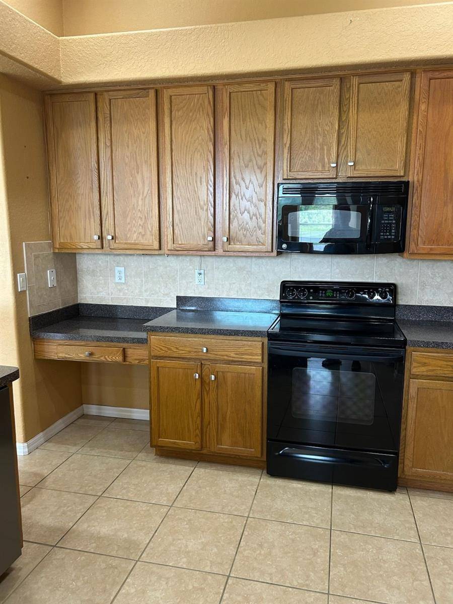 210 ROSANA DR, Brandon, FL 33511
