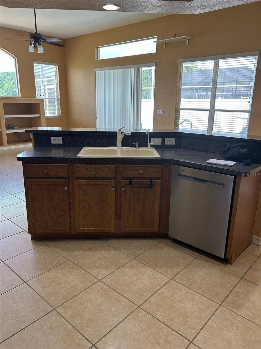 210 ROSANA DR, Brandon, FL 33511