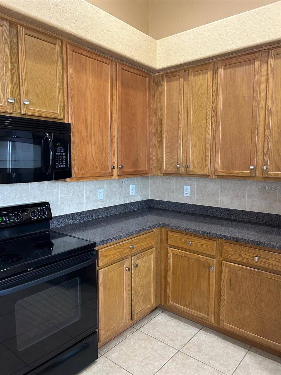 210 ROSANA DR, Brandon, FL 33511
