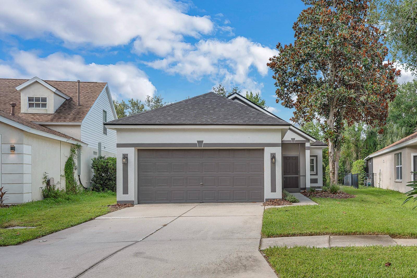 6116 SKYLARKCREST DR, Lithia, FL 33547