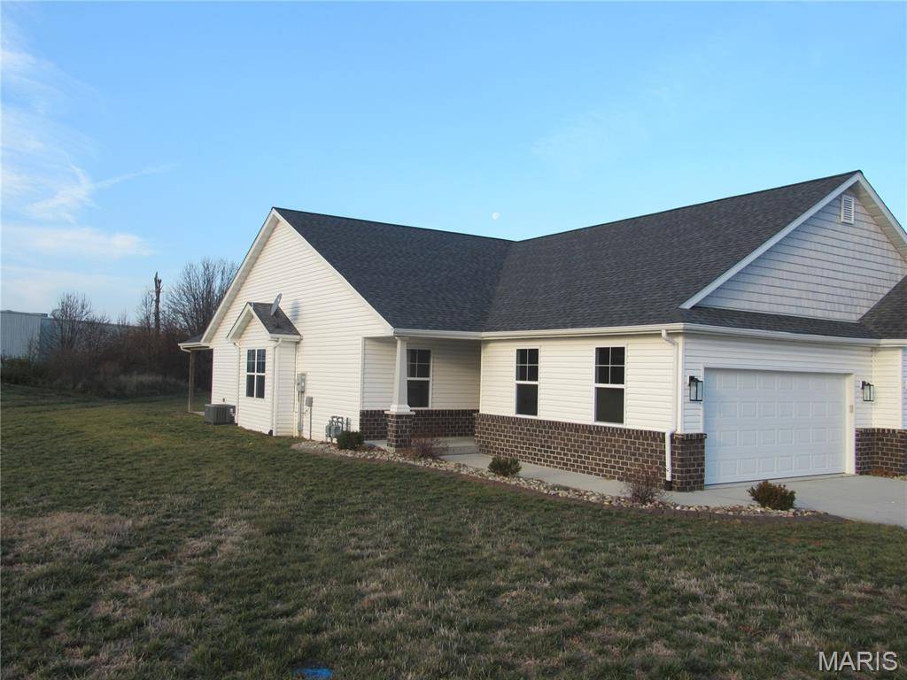 701 N Edison ST, Freeburg, IL 62243