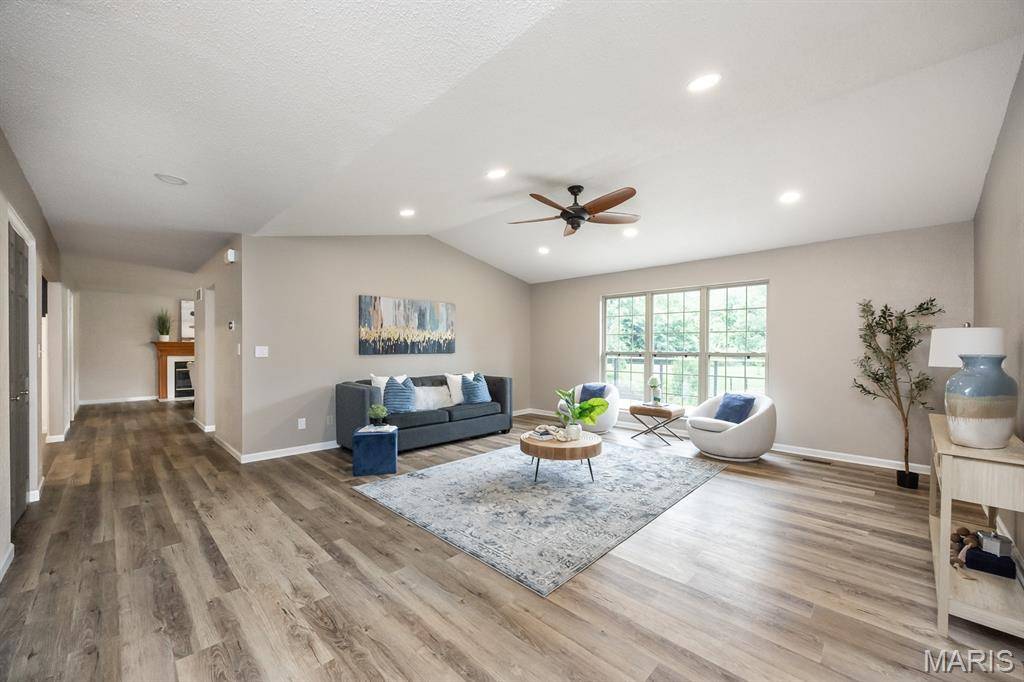 10 Ryan CIR, Lebanon, IL 62254