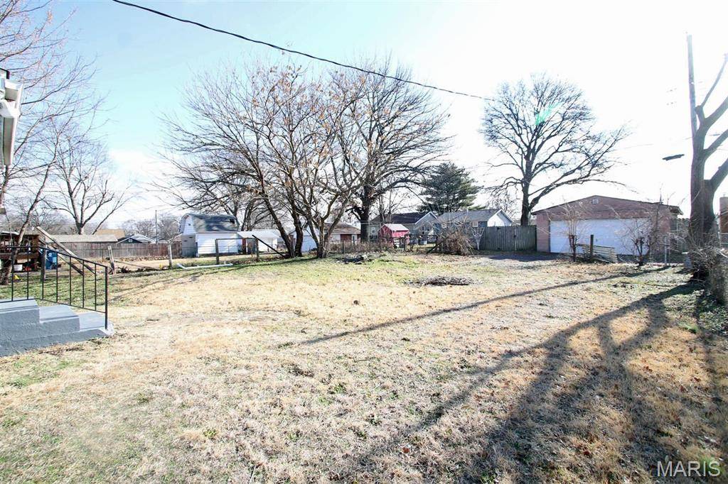 122 Park AVE, Wood River, IL 62095