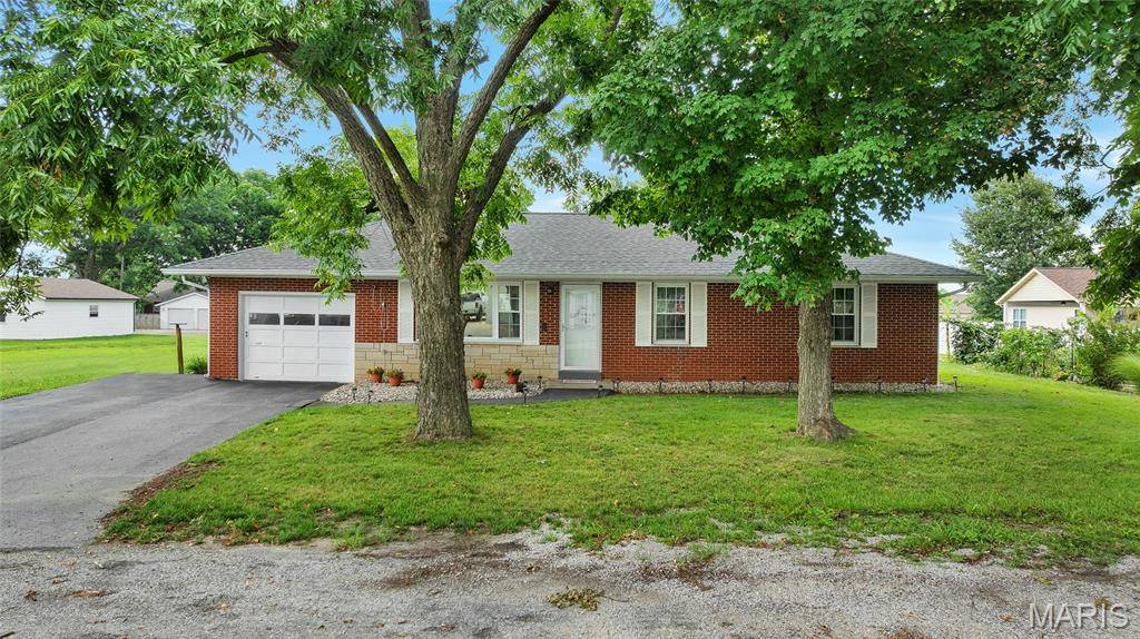 110 Braun ST, Red Bud, IL 62278