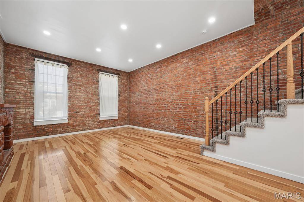 3706 Iowa AVE, St Louis, MO 63118