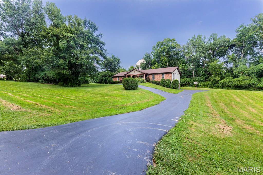 3641 Afshari CIR, Florissant, MO 63034