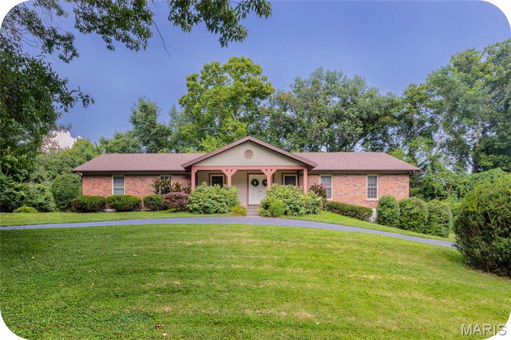 3641 Afshari CIR, Florissant, MO 63034