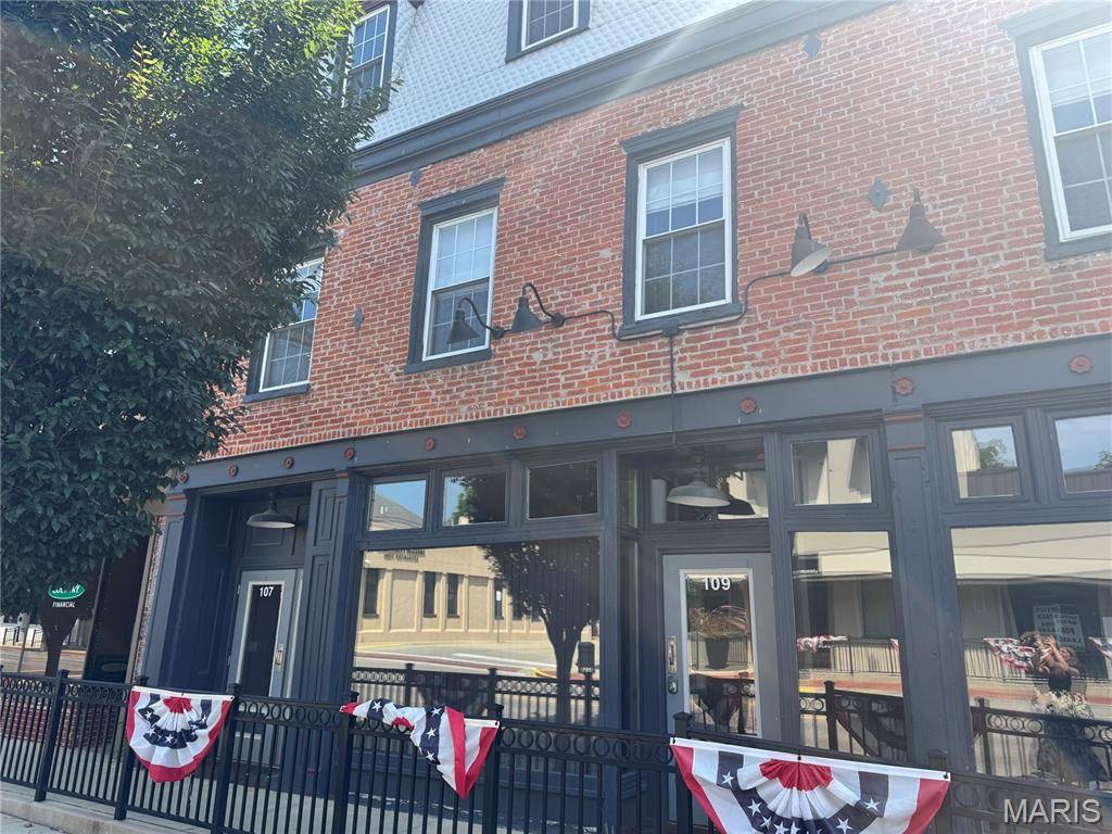 109 N Main ST, Columbia, IL 62236