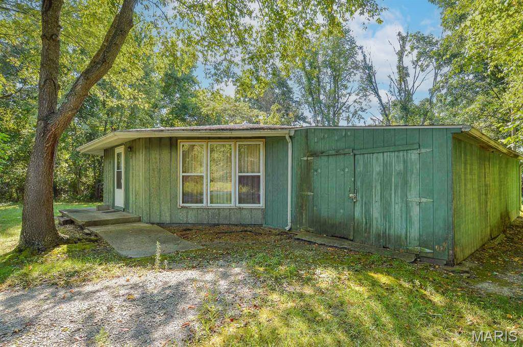 270 Locust ST, Carlyle, IL 62231