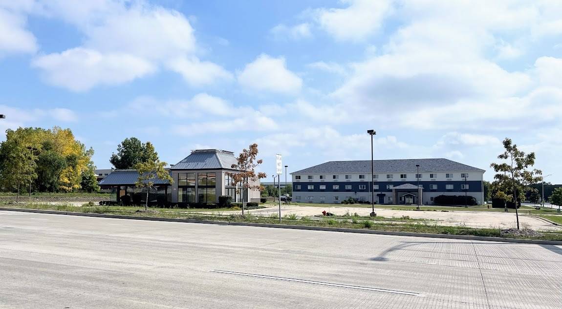1290 W Normantown RD, Romeoville, IL 60446