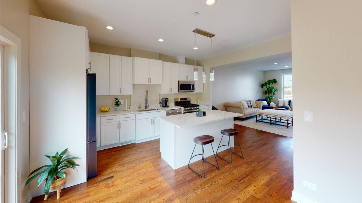 504 Highland Pkwy, Itasca, IL 60143