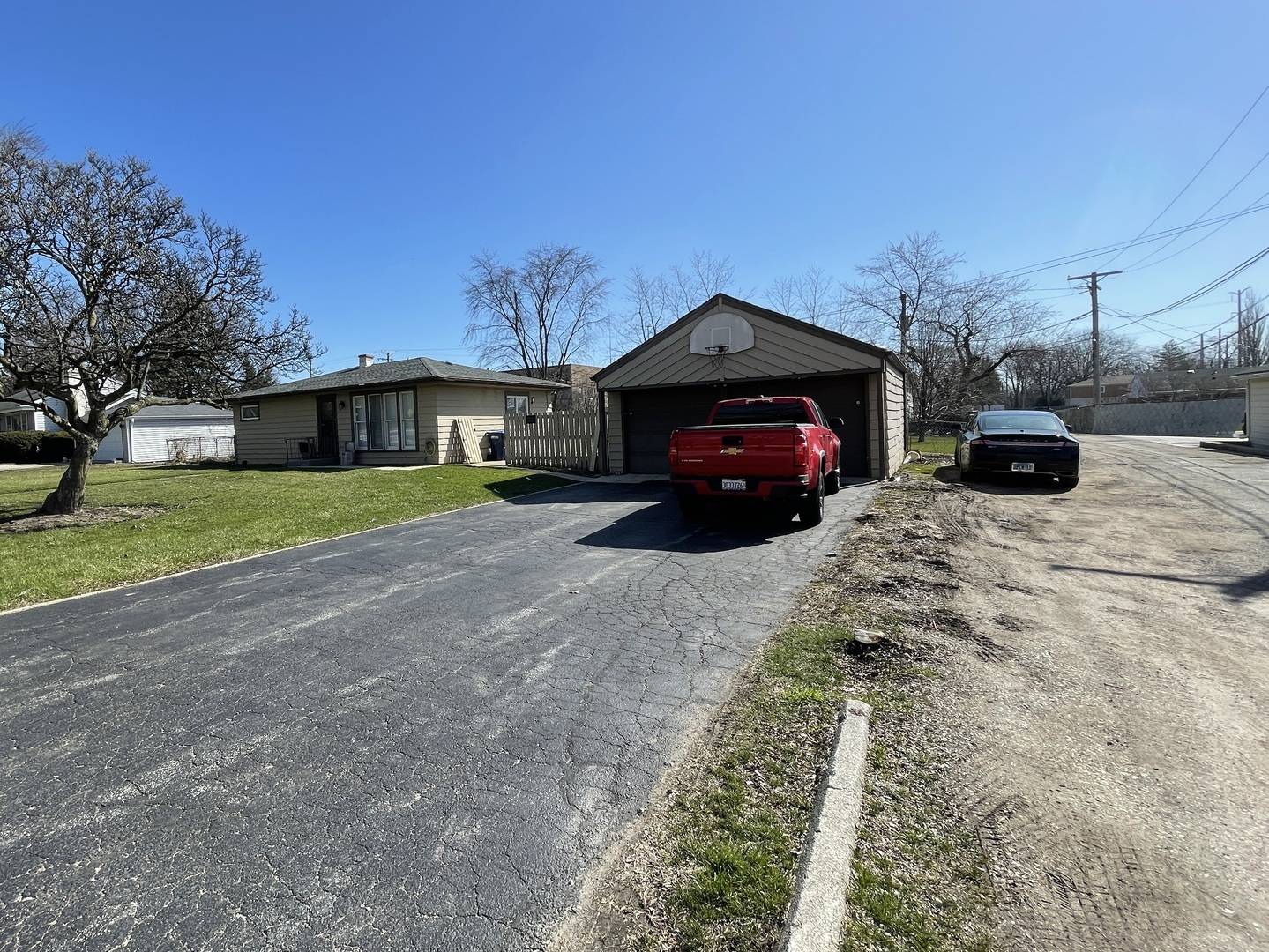 11 Shagbark RD, Lake Bluff, IL 60044