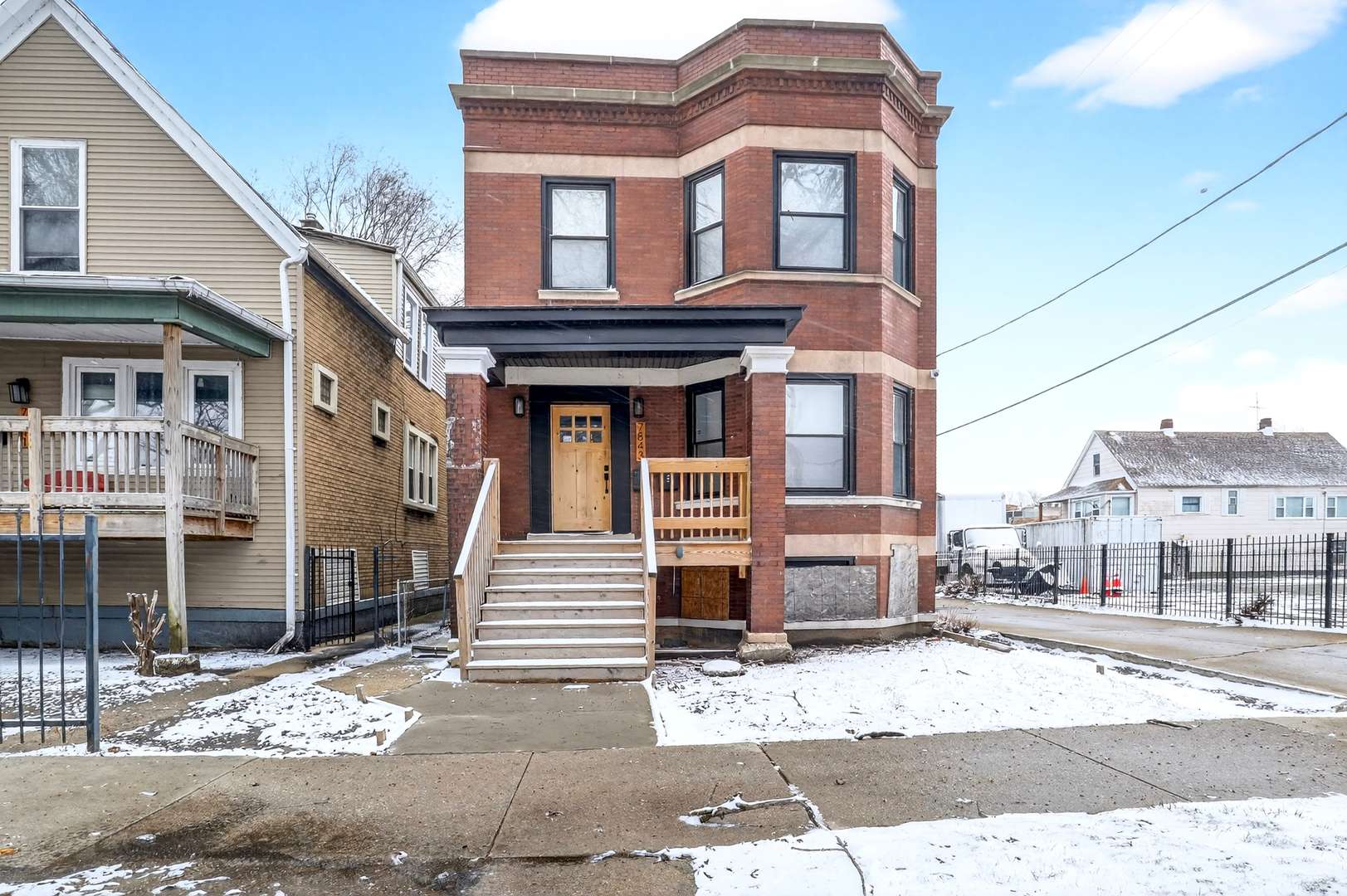 7843 S Marquette AVE, Chicago, IL 60649