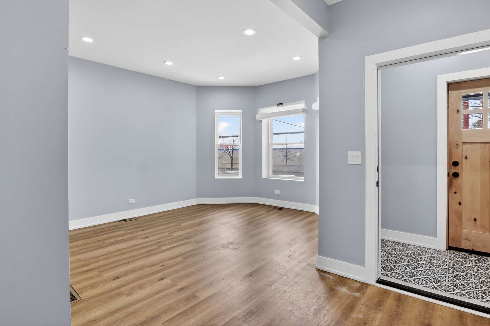 7843 S Marquette AVE, Chicago, IL 60649
