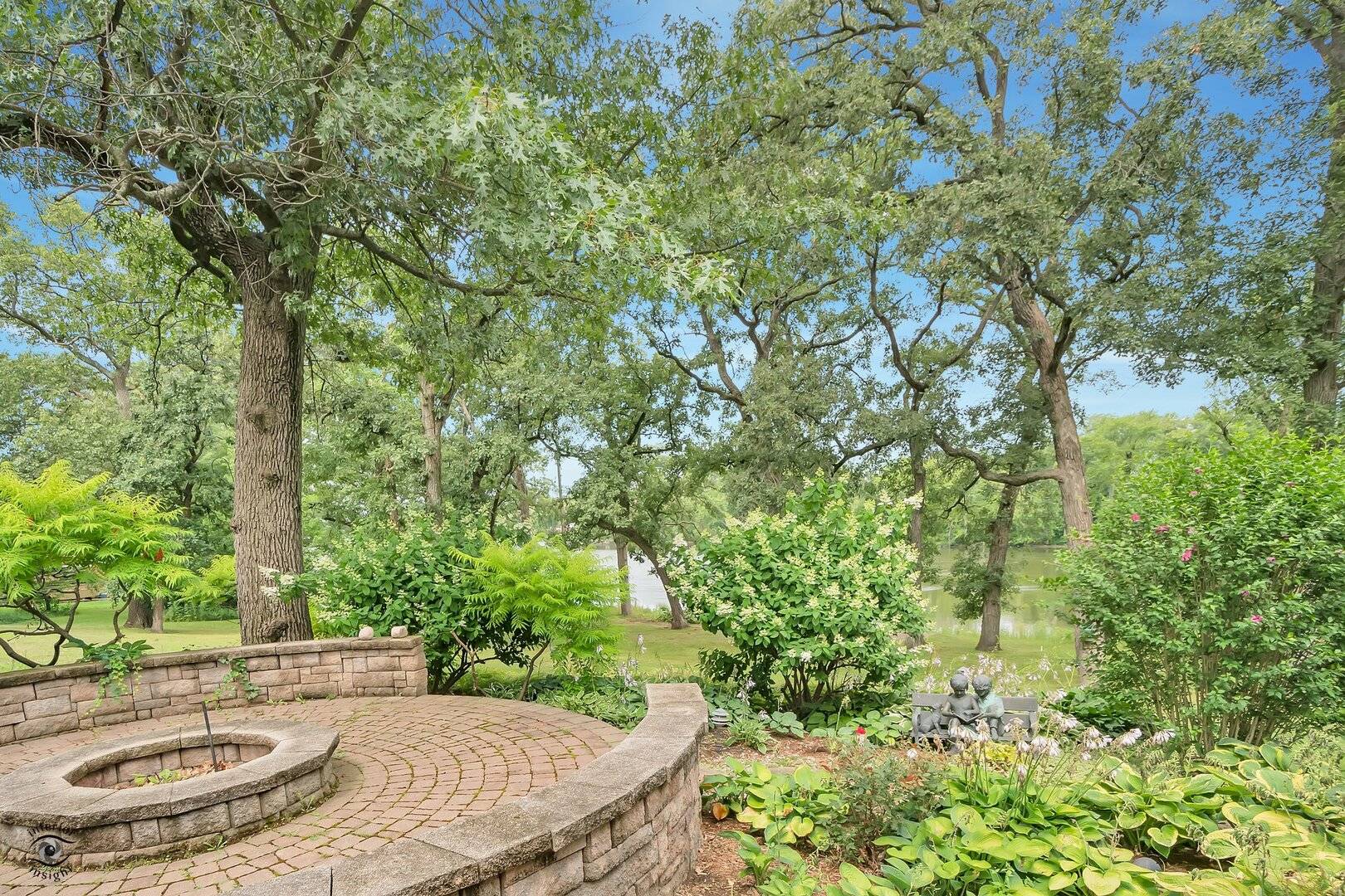 864 Ash DR, St. Anne, IL 60964