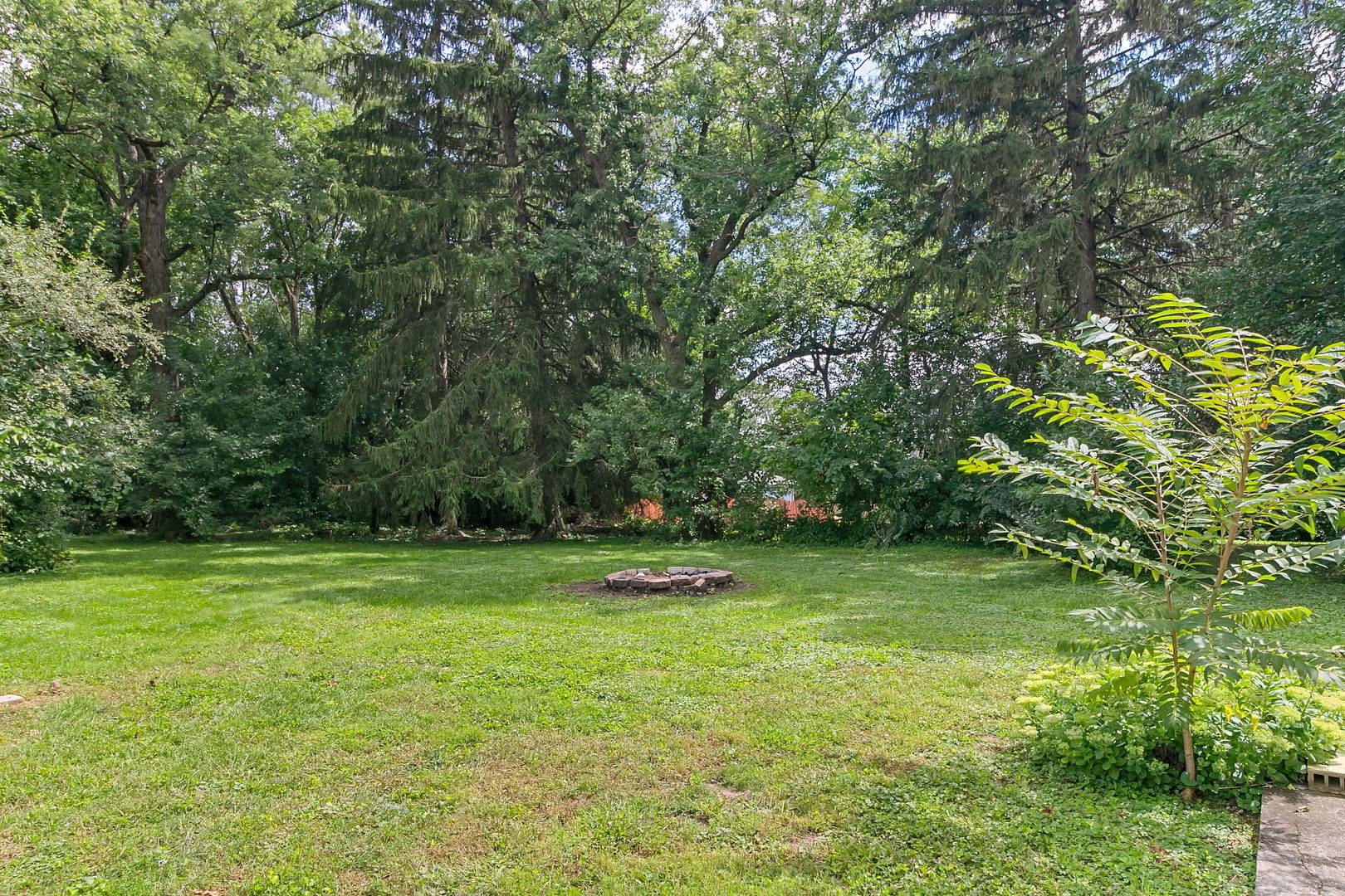 6295 Woodward AVE, Downers Grove, IL 60516