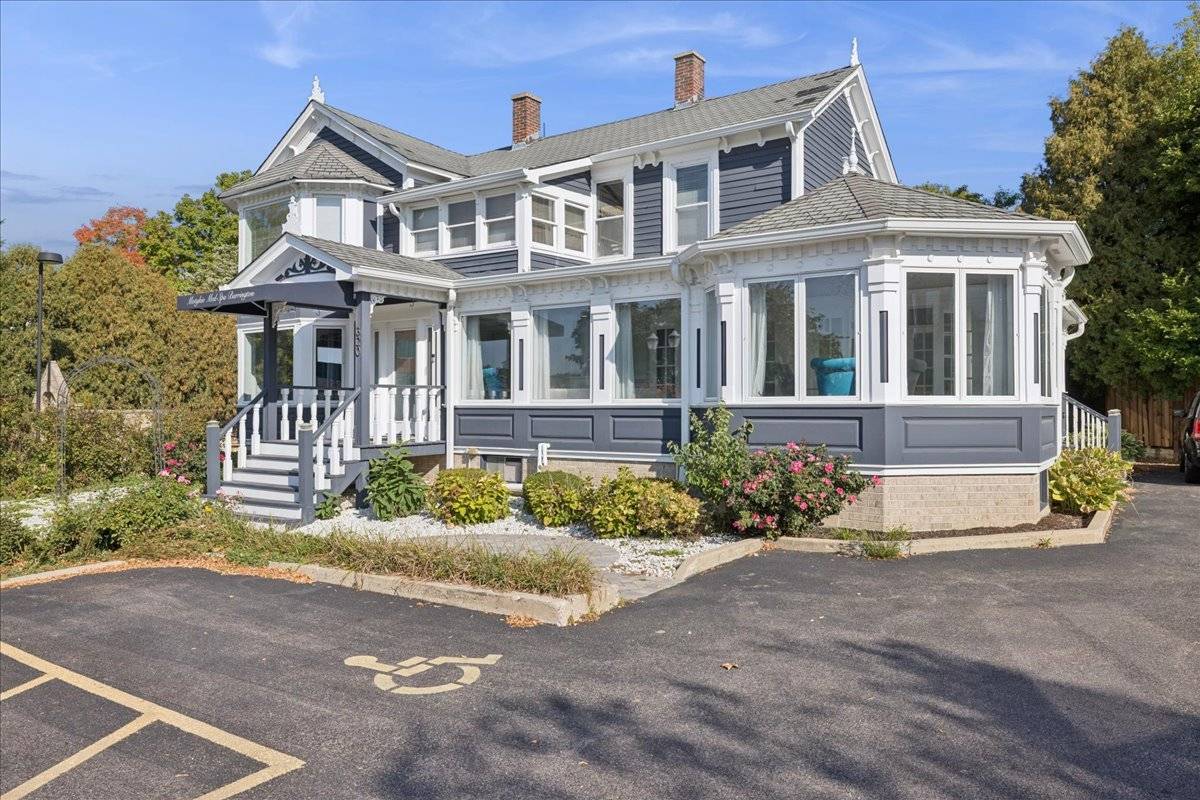 320 E Main ST, Barrington, IL 60010