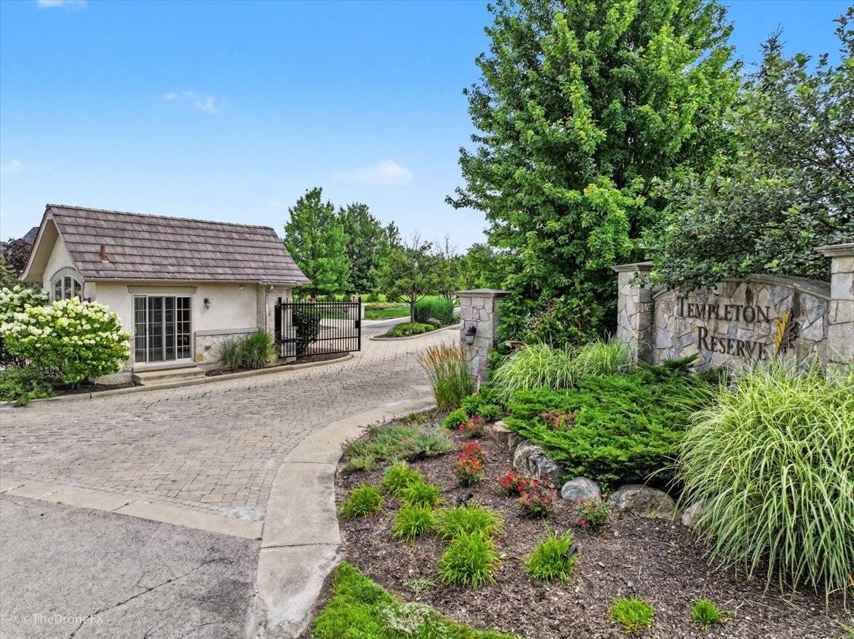 15 TEMPLETON DR, Oak Brook, IL 60523