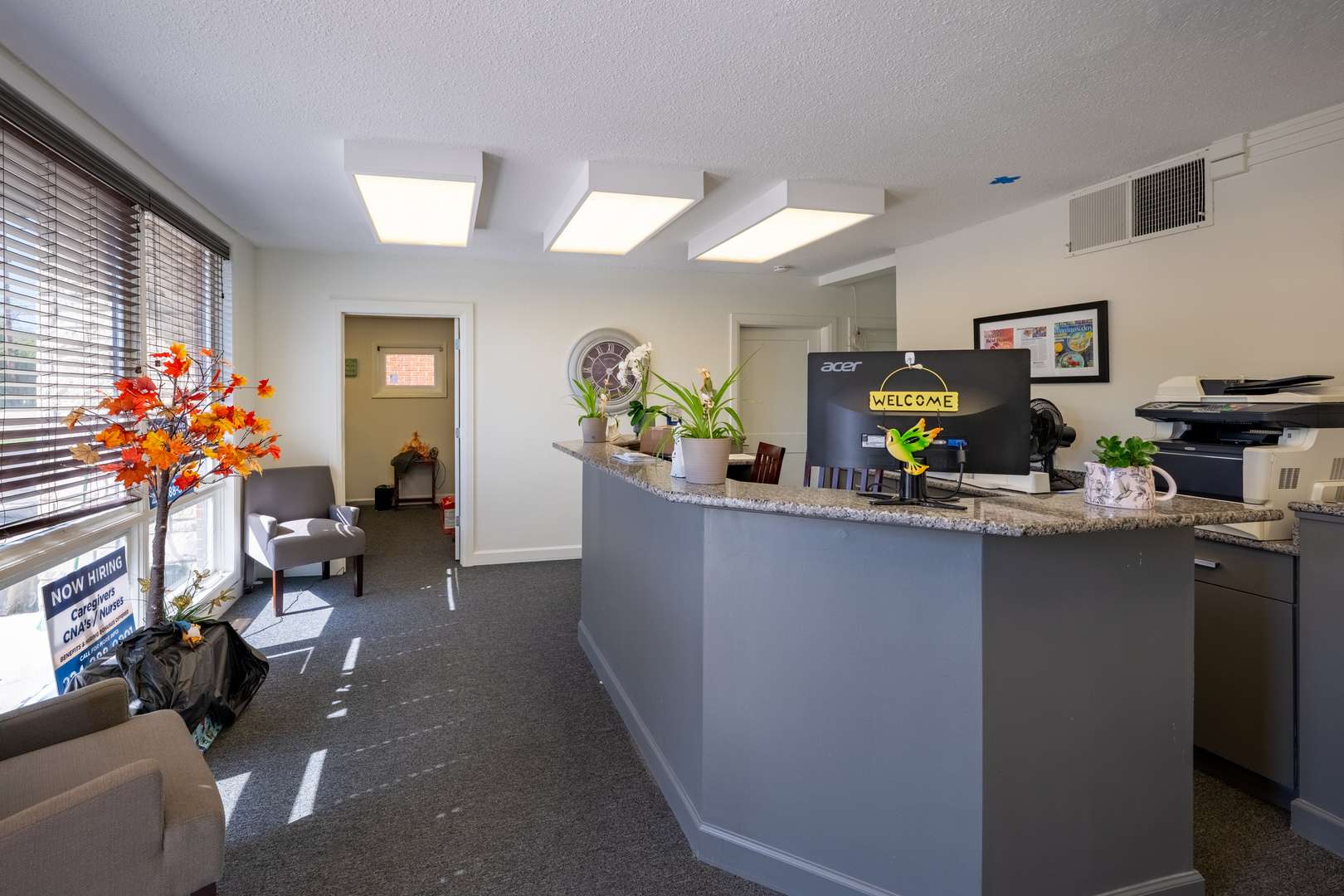 836 S Northwest HWY, Barrington, IL 60010