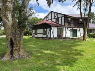 101 Sun ST #A, Stelle, IL 60919