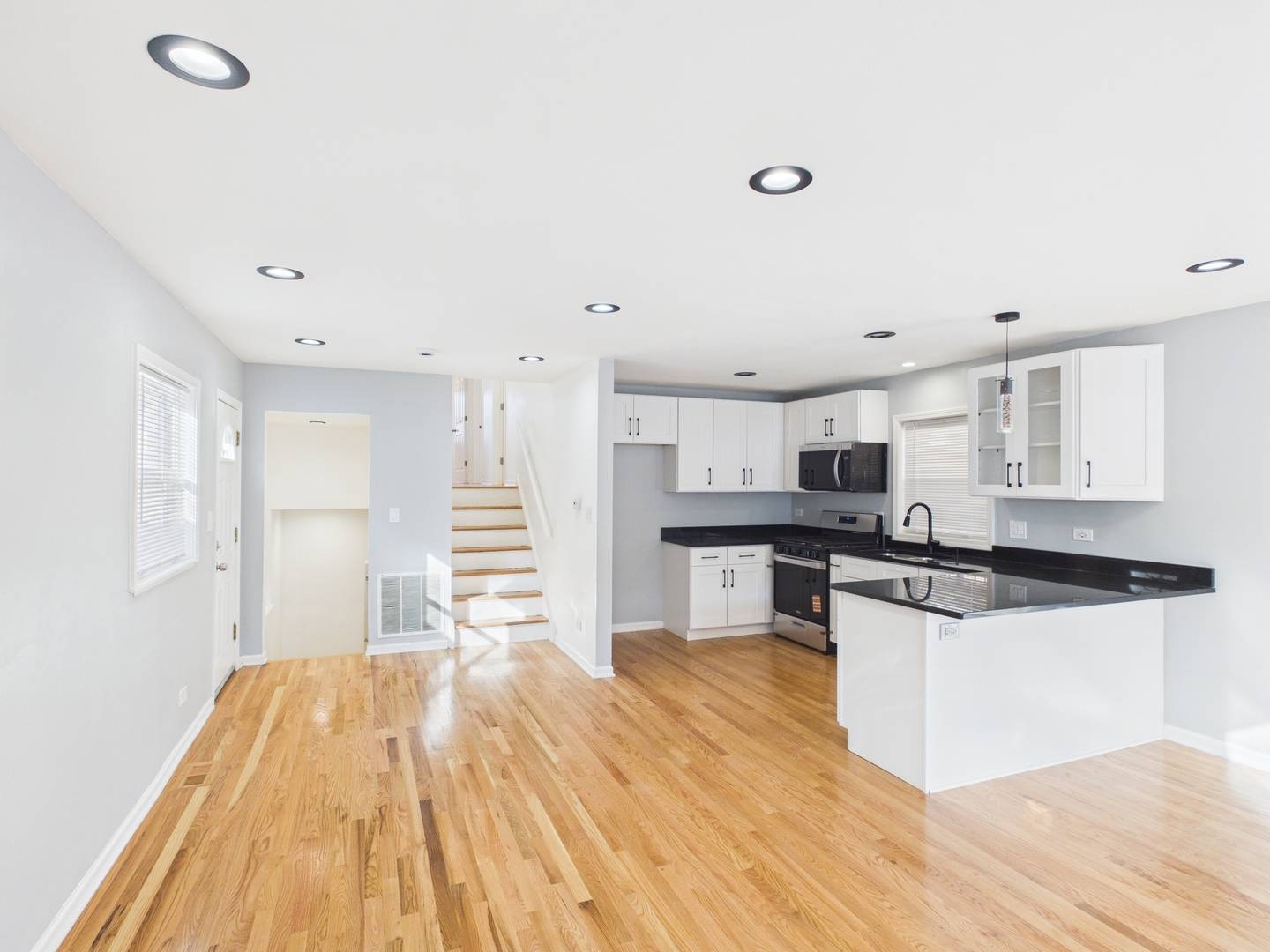7230 S Champlain AVE, Chicago, IL 60619