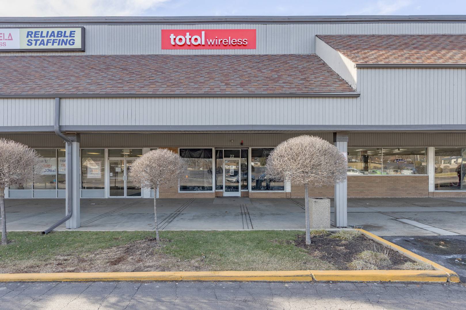 150 S Kennedy DR, Carpentersville, IL 60110