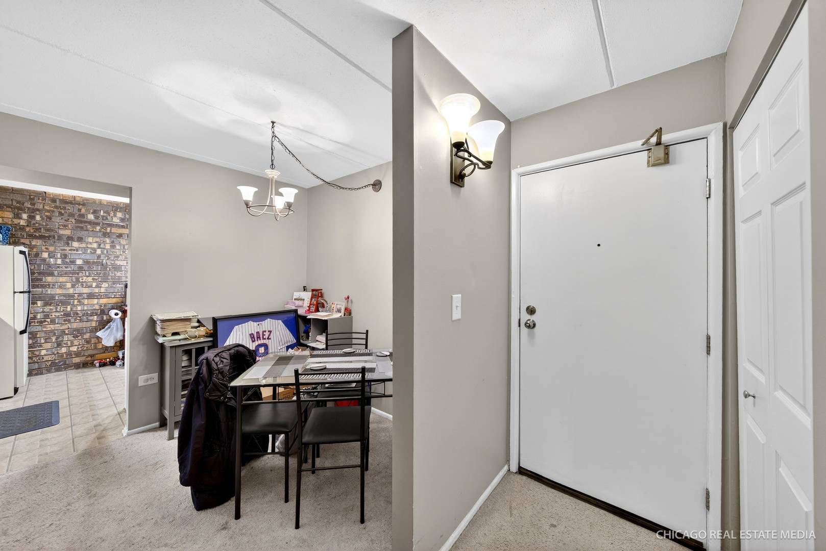 841 N York RD #218, Elmhurst, IL 60126