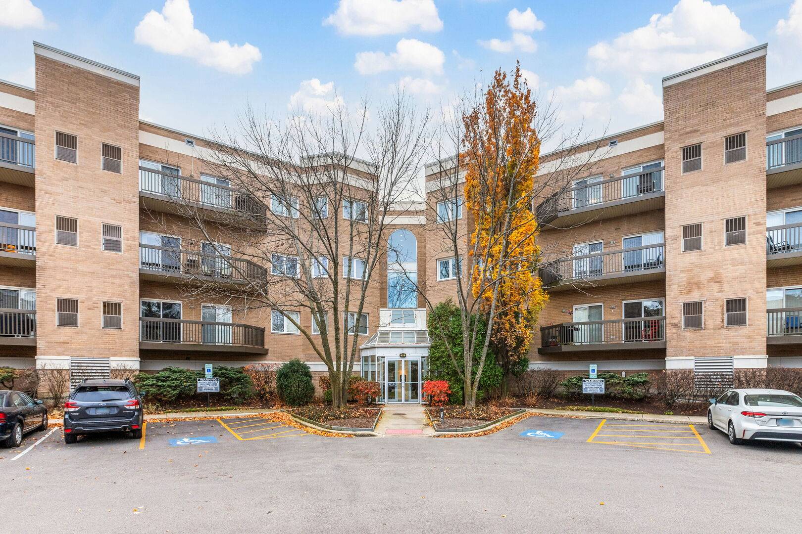 140 Manchester DR #408, Buffalo Grove, IL 60089