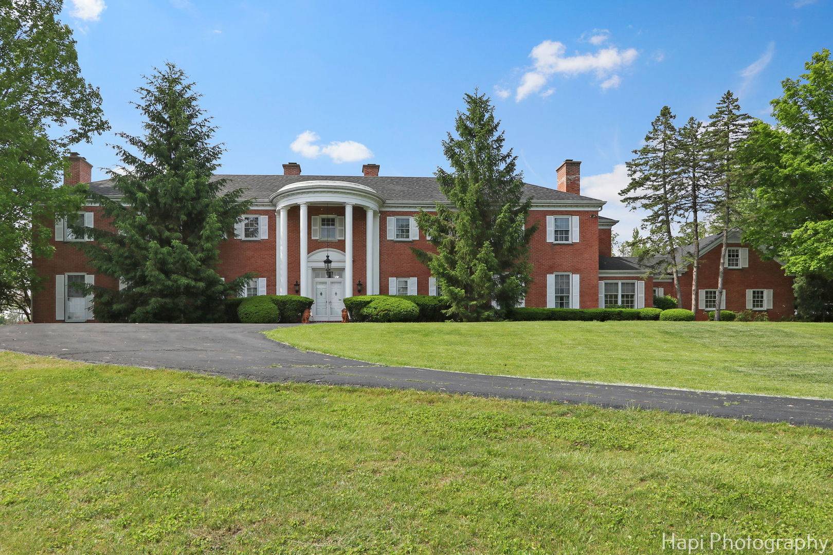 7 3 Lakes RD, Barrington Hills, IL 60010