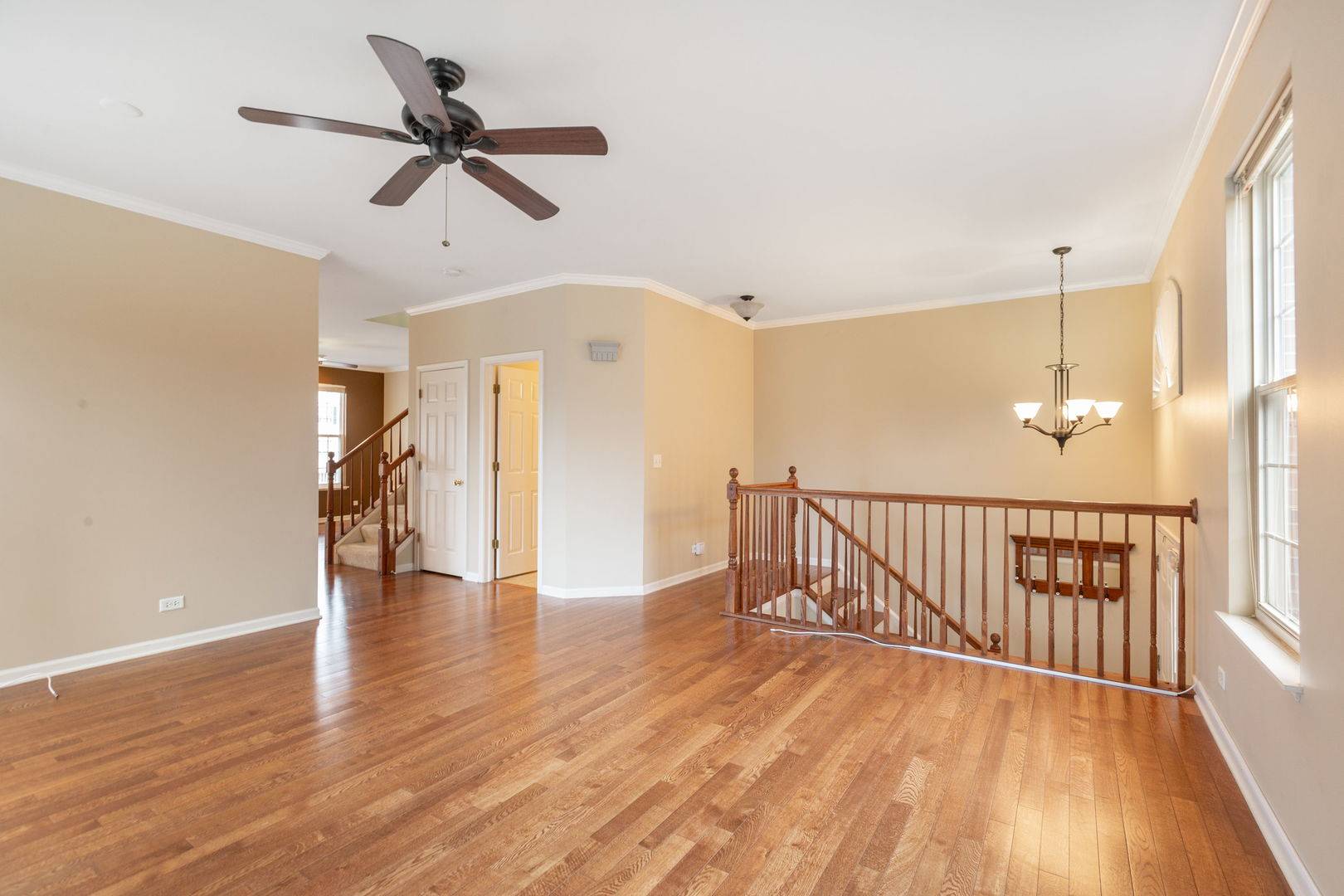 787 Thornbury CT, Bartlett, IL 60103