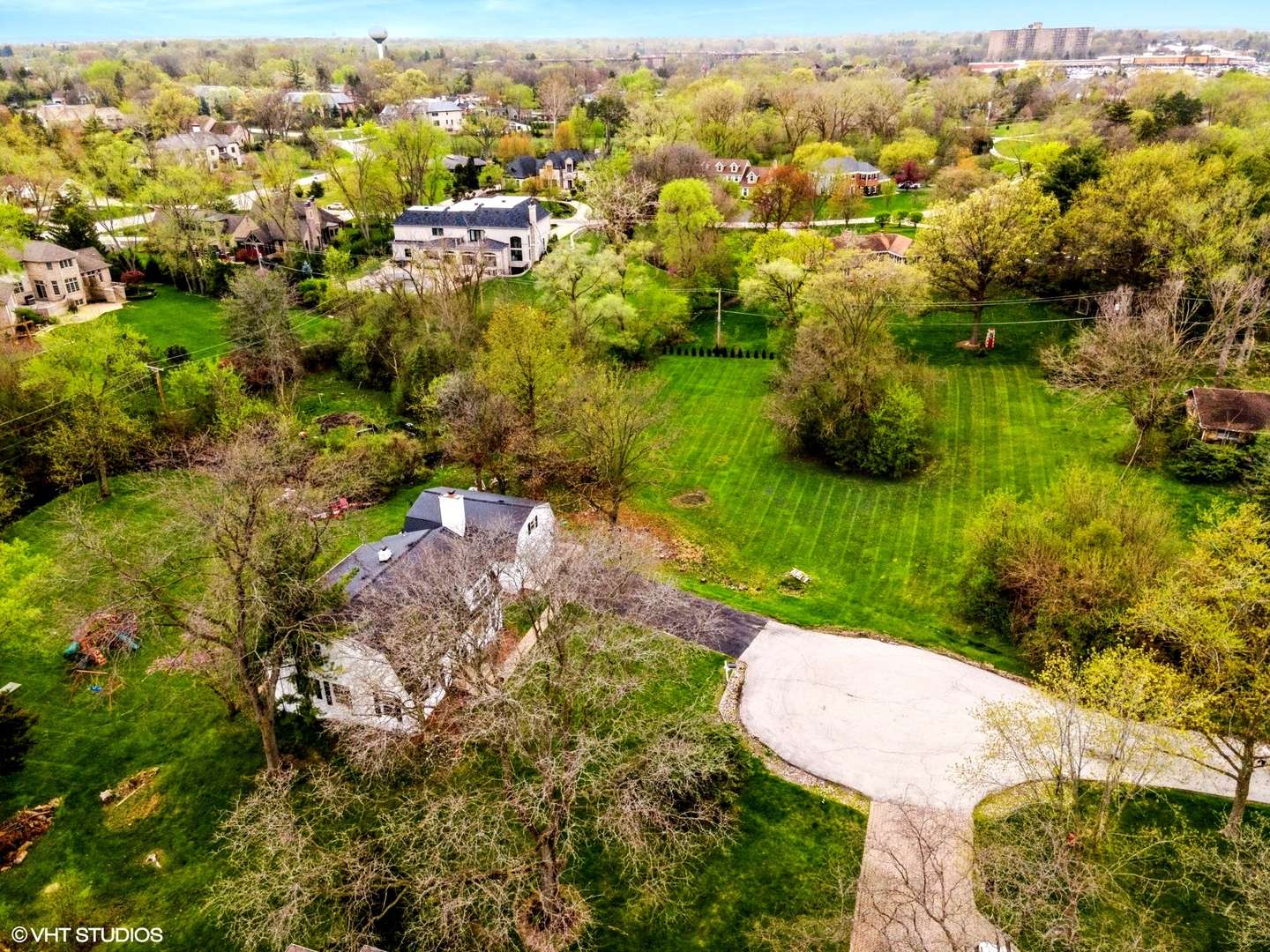 6420 Thurlow ST, Willowbrook, IL 60527