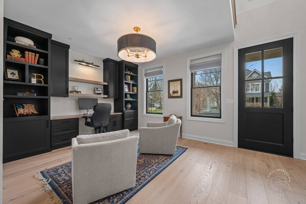 108 N Wright ST, Naperville, IL 60540