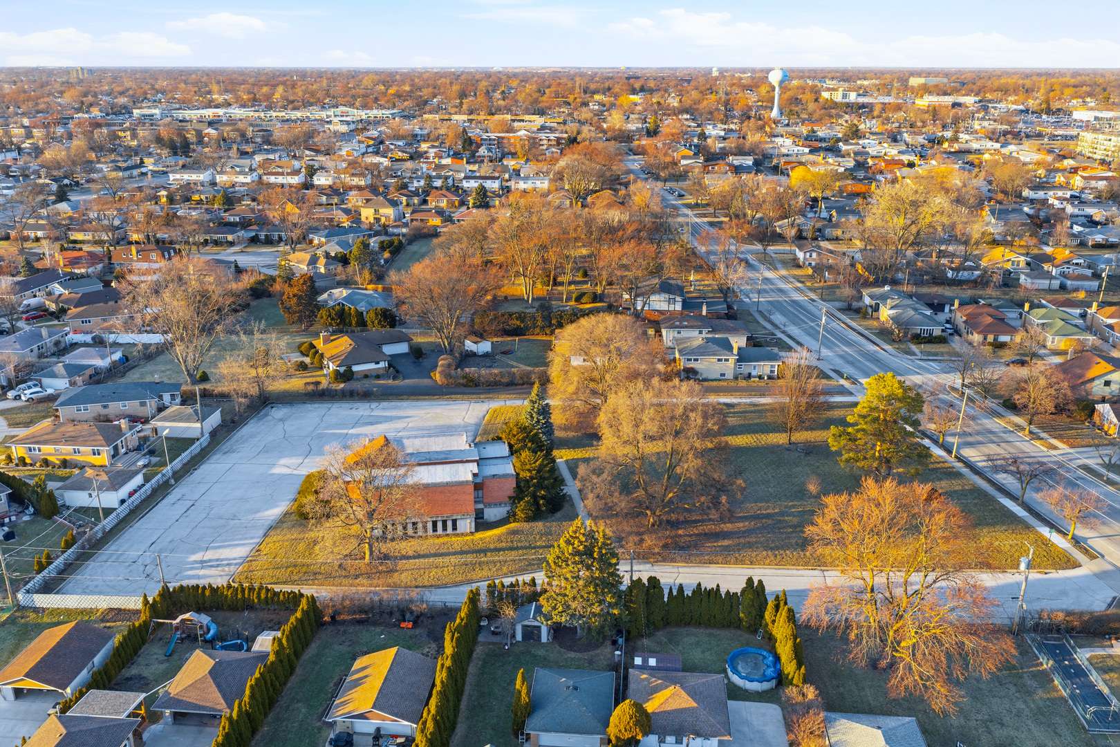 8450 N Shermer RD, Niles, IL 60714