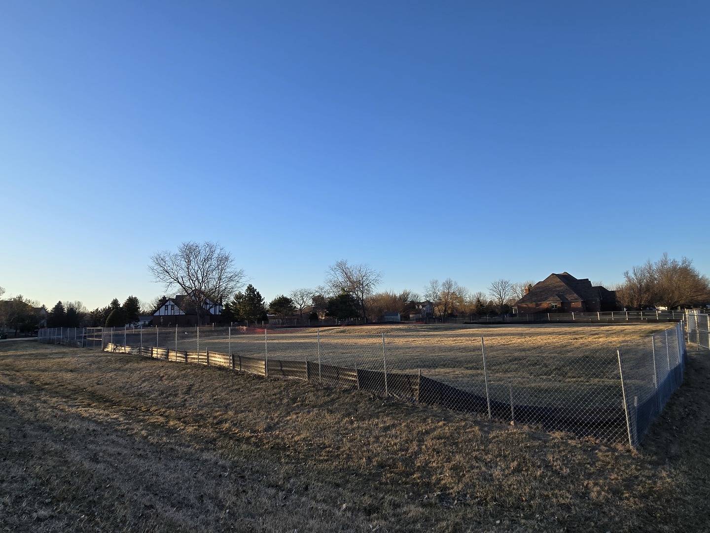 204 Mallard LN, Bloomingdale, IL 60108