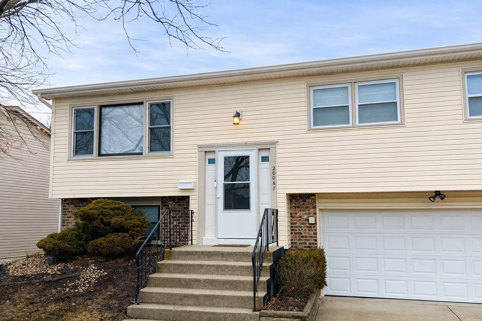 20067 Monterey AVE, Lynwood, IL 60411