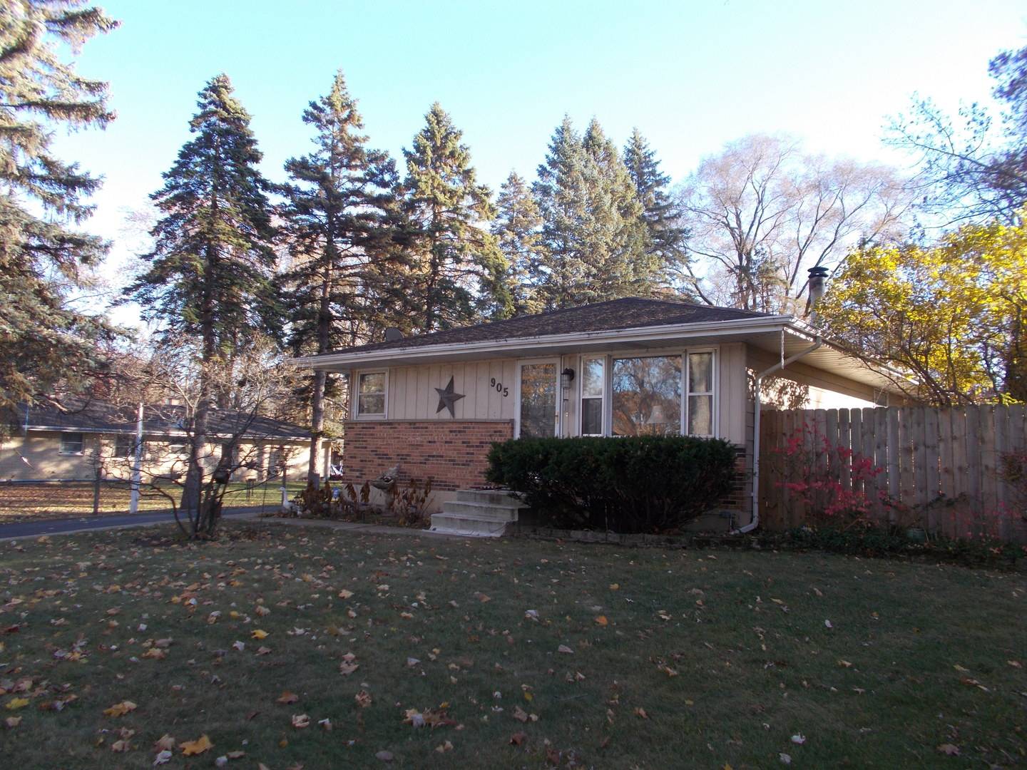 905 WINTHROP CT, Zion, IL 60099