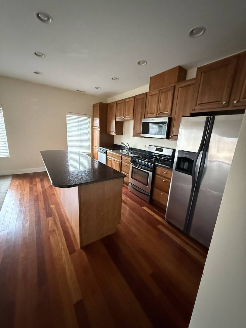 6961 Vine ST #301, Indian Head Park, IL 60525