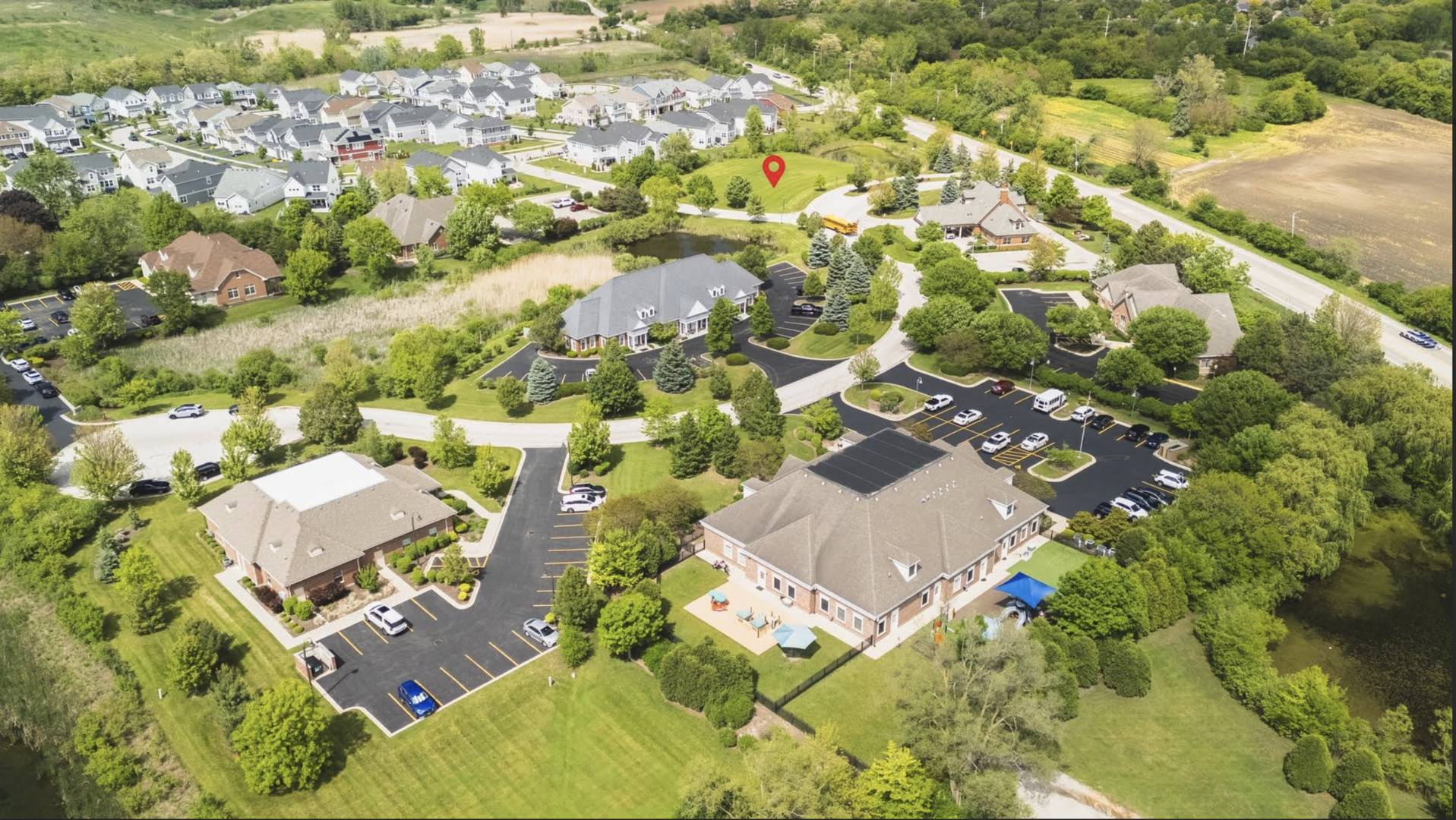 11 Executive DR, Hawthorn Woods, IL 60047
