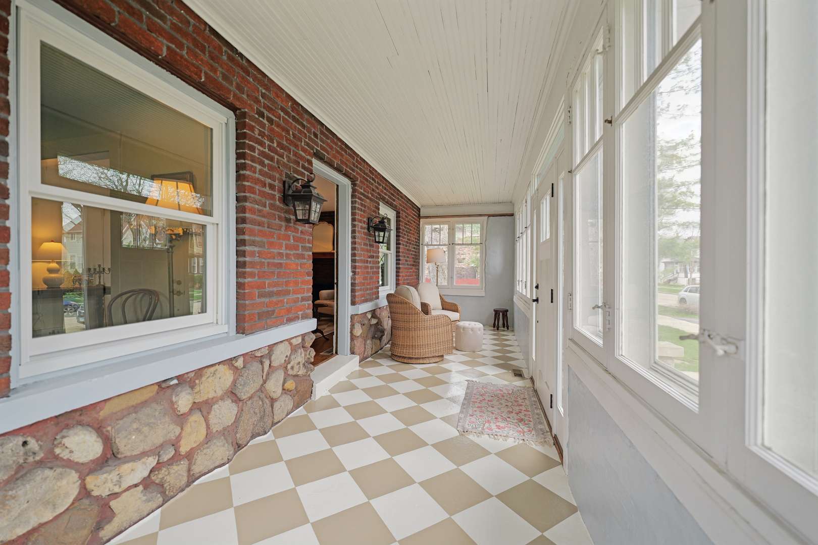 4136 Raymond AVE, Brookfield, IL 60513