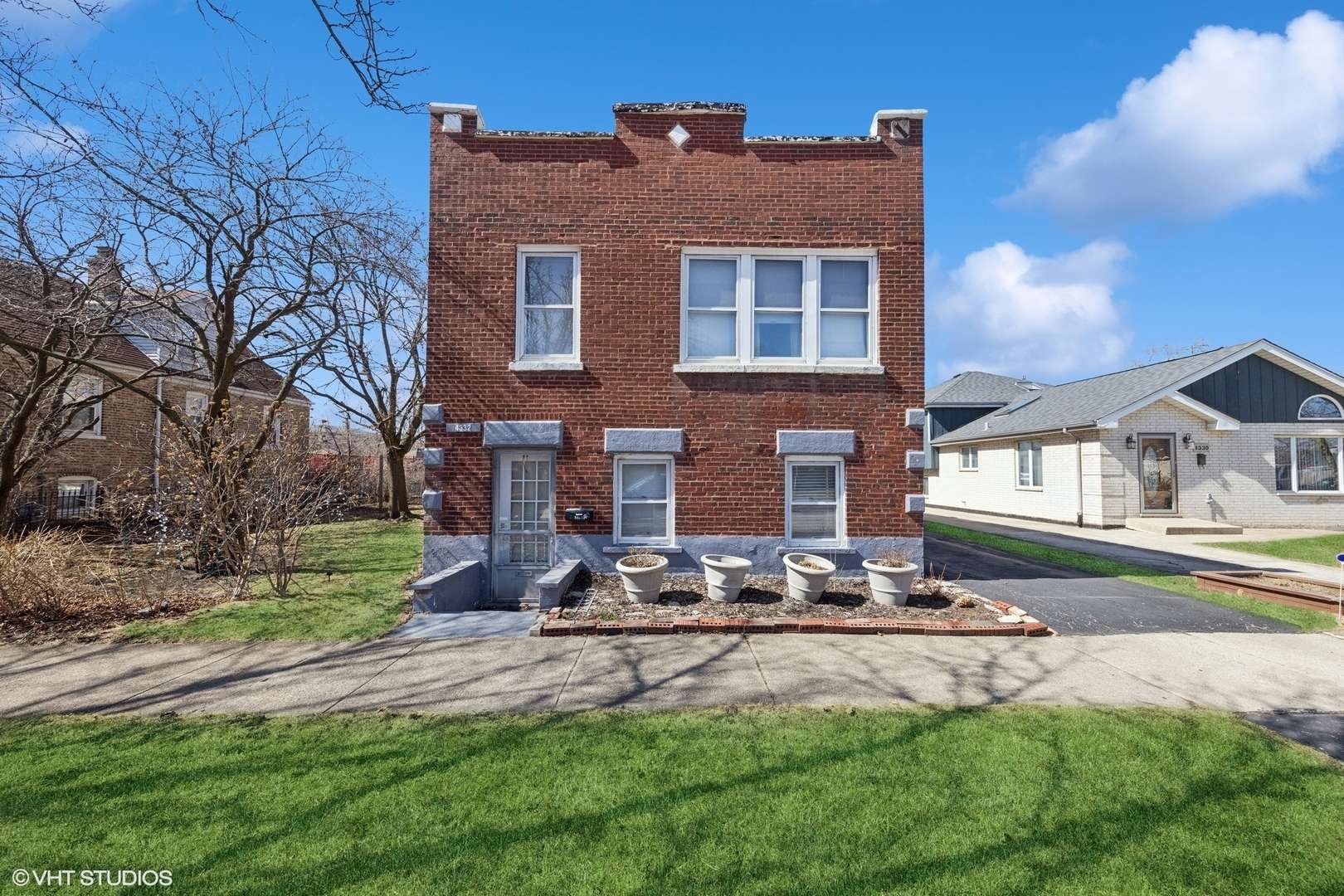 4332 Amelia AVE, Lyons, IL 60534