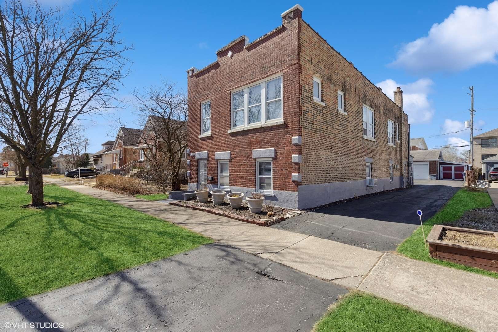4332 Amelia AVE, Lyons, IL 60534