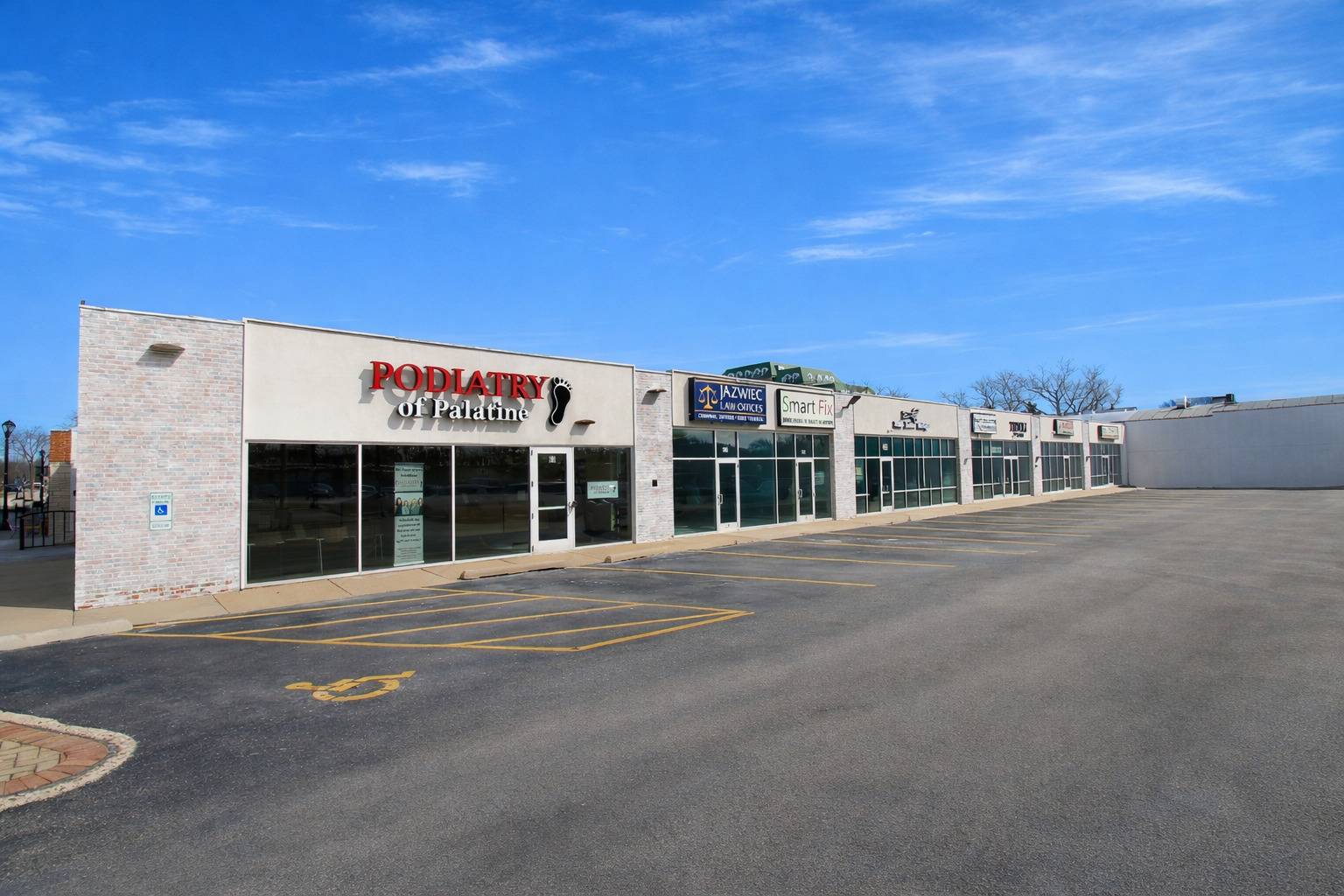 52 W Palatine RD, Palatine, IL 60067