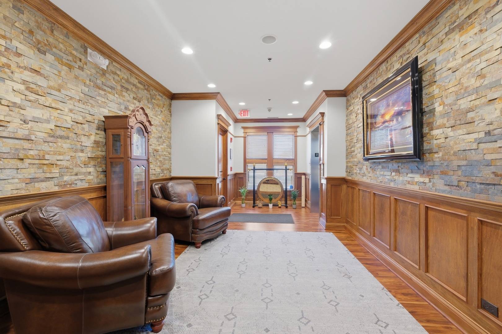 40W320 LaFox RD #E, St. Charles, IL 60175