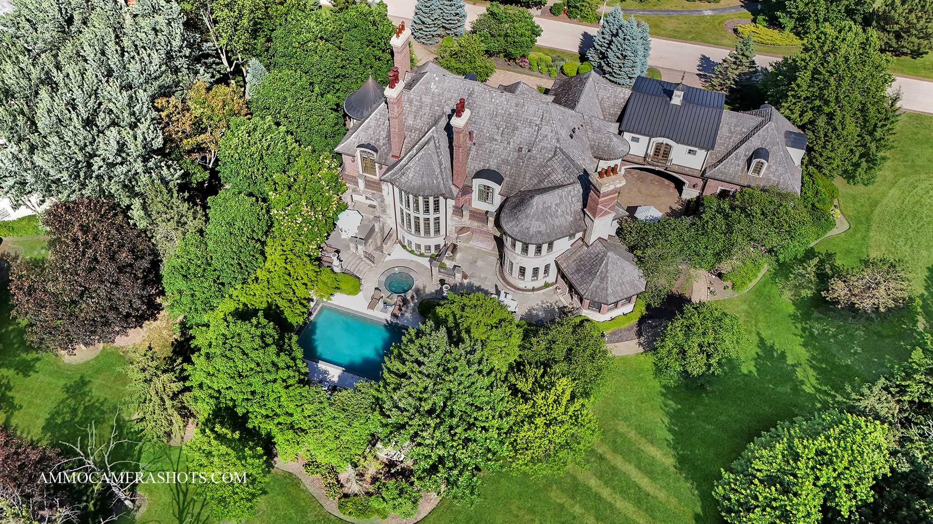 8 Brooke LN, South Barrington, IL 60010