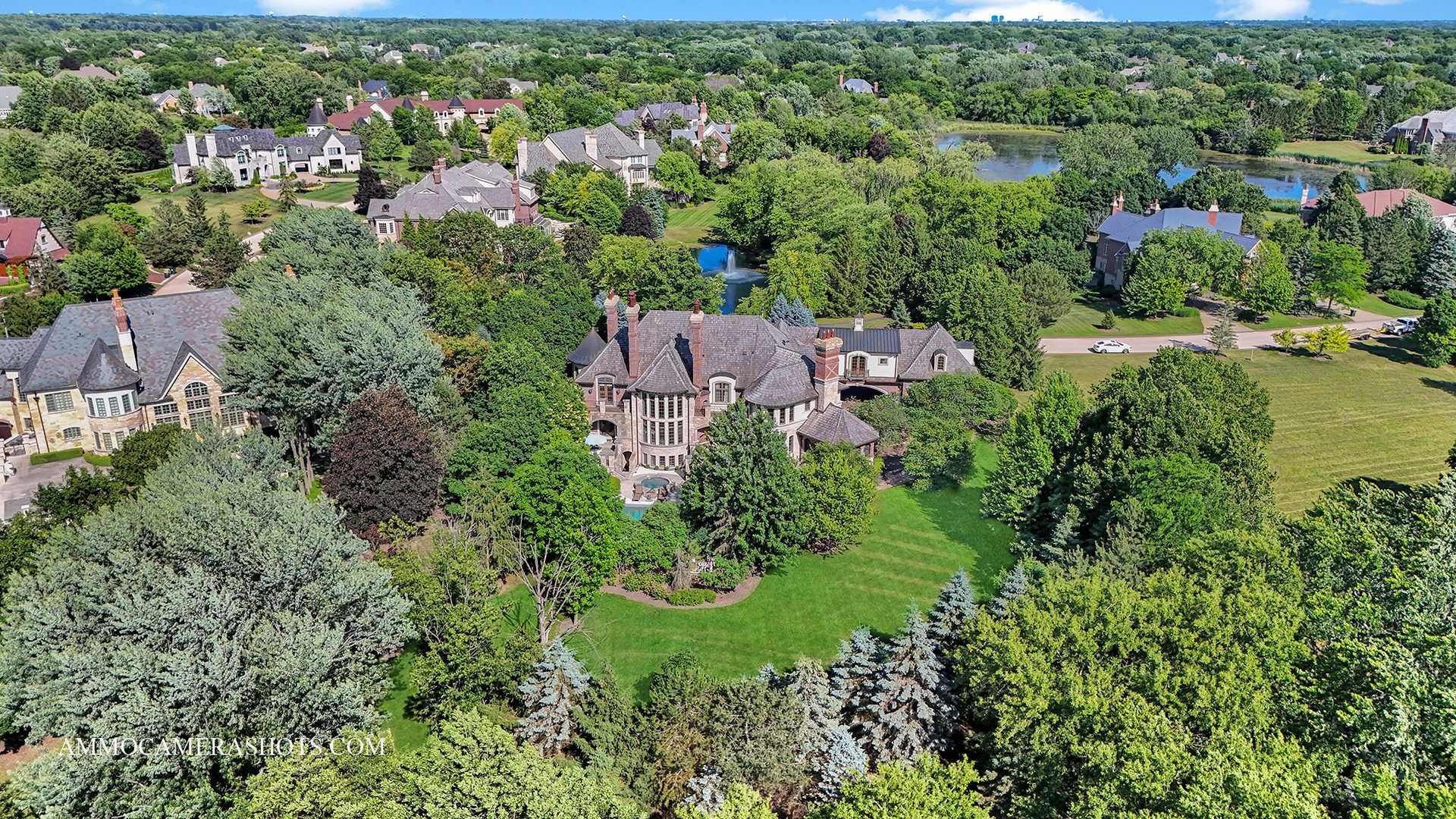8 Brooke LN, South Barrington, IL 60010