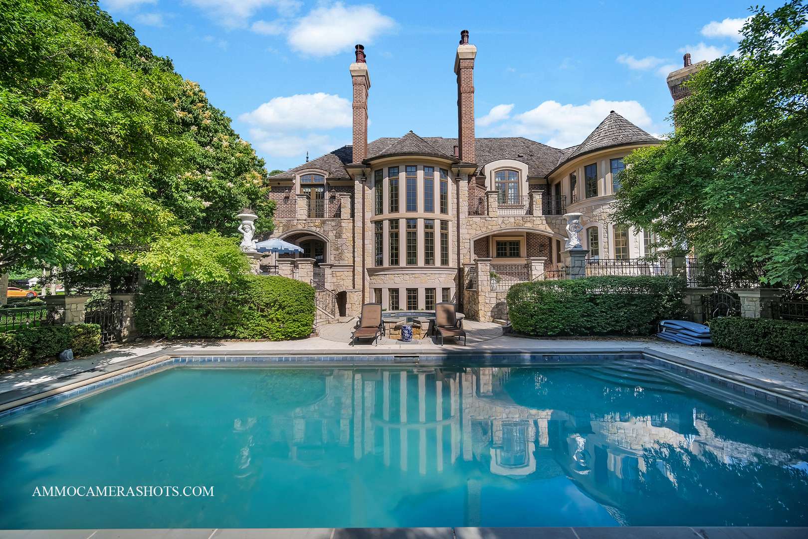 8 Brooke LN, South Barrington, IL 60010