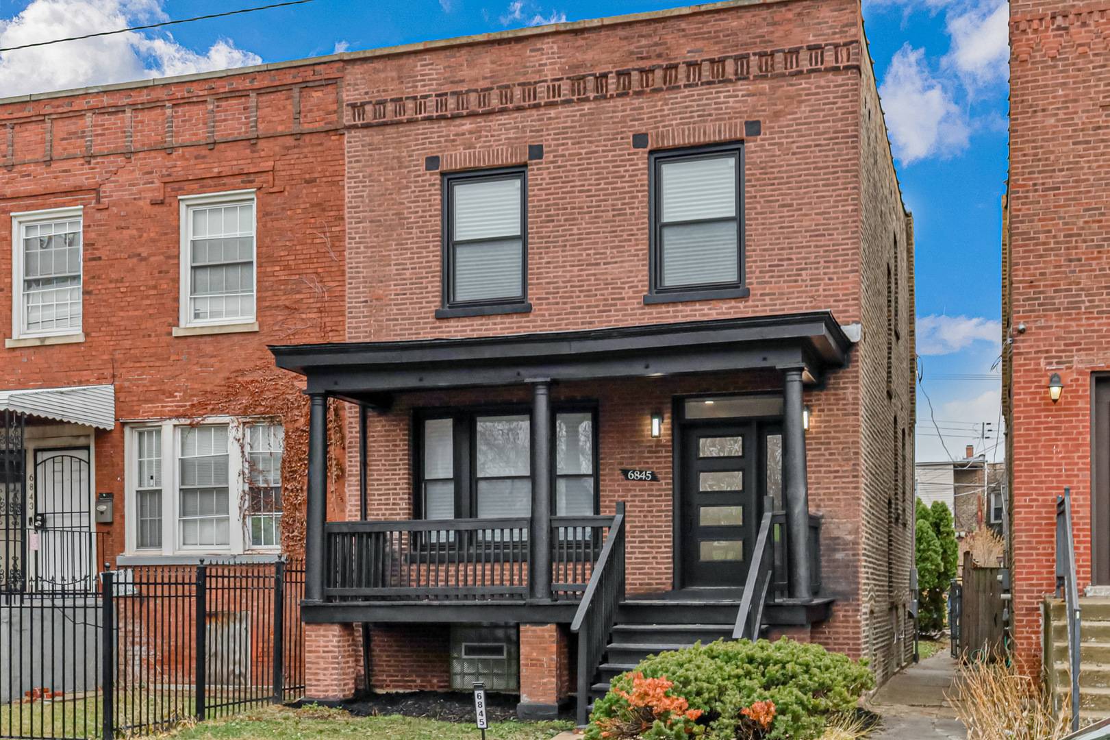 6845 S Saint Lawrence AVE, Chicago, IL 60637
